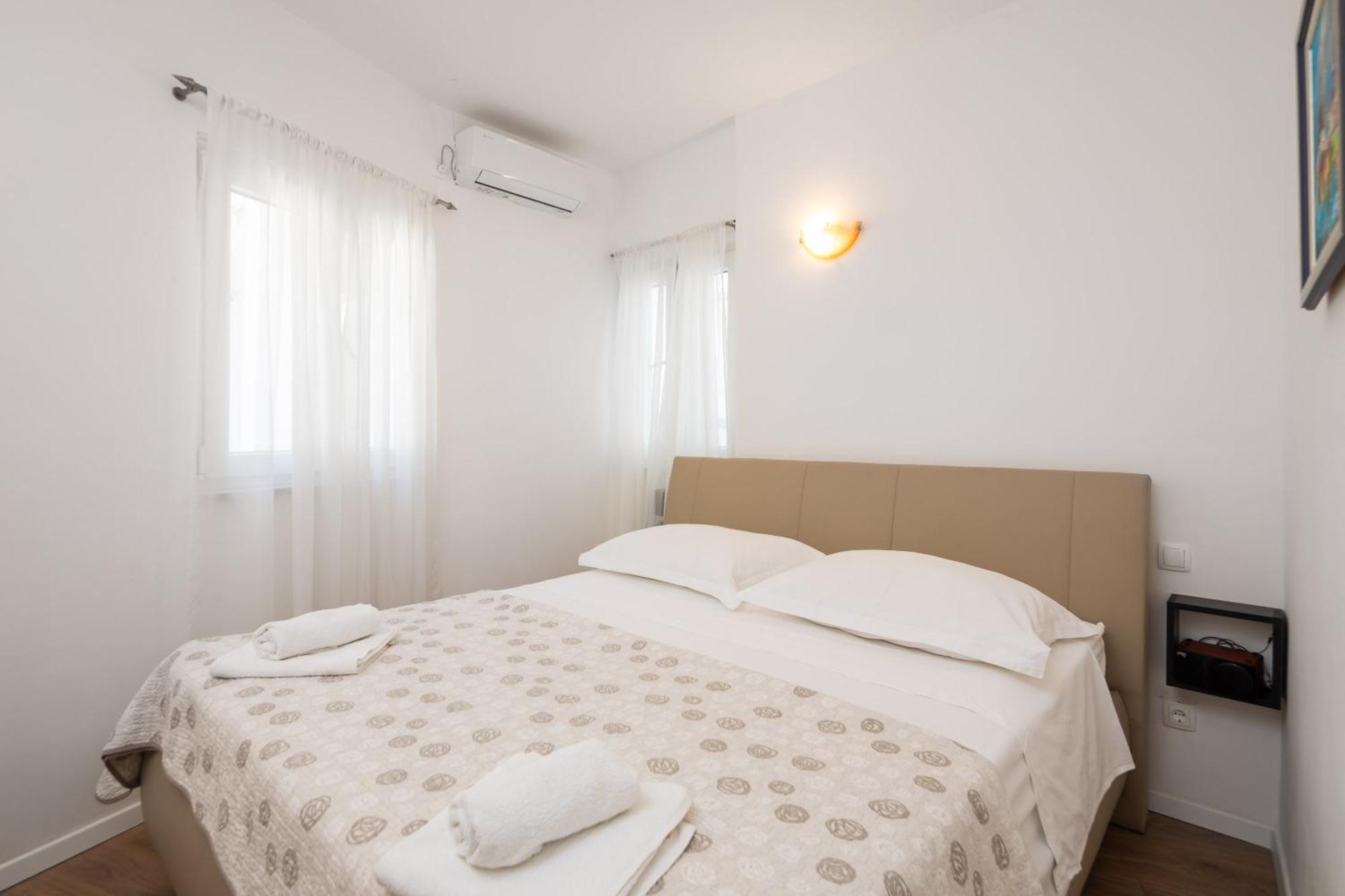 Caleta Seaview Suites II - Pool & Jacuzzi Lokva Rogoznica Luaran gambar